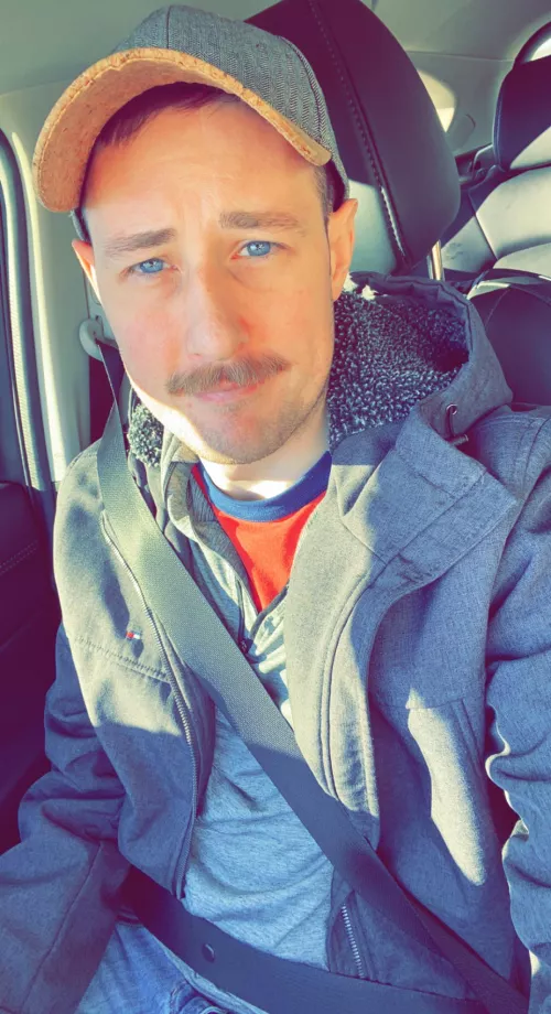 Cold mustache morning 🥶👨🏻