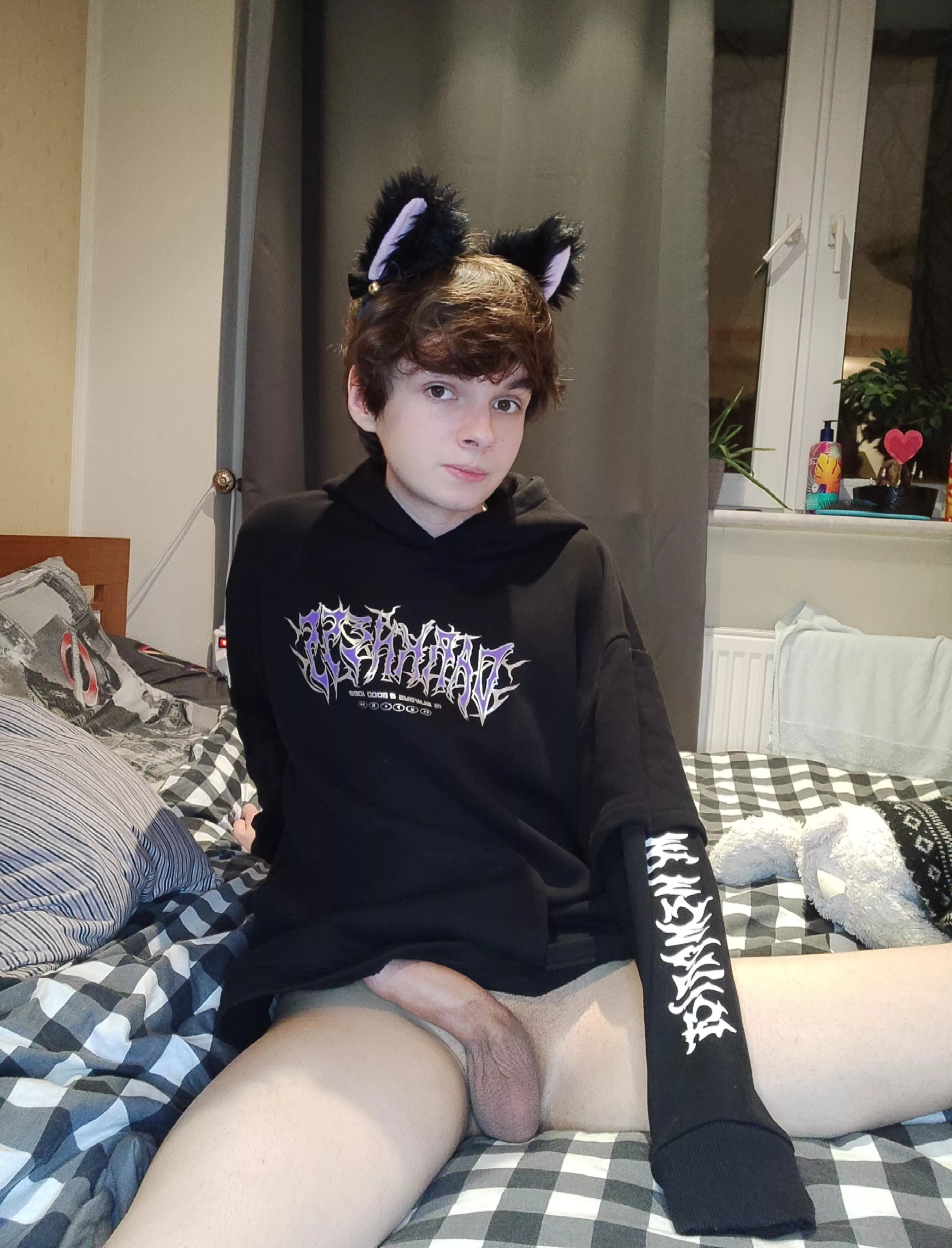 do i look like a breedable femboy?