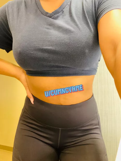 Doing my morning stretches! Good morning 🌞