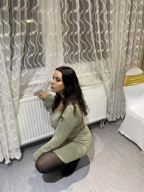 [f] it’s giving ‚my back hurts and i can’t get up‘ 💀