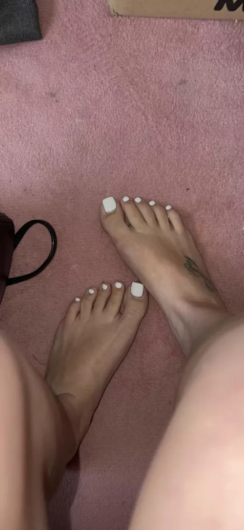 Foot jobs 😇😇 ??