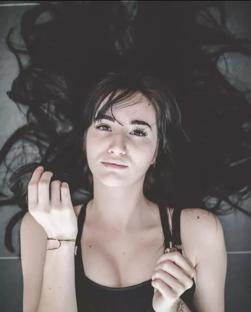 heyy anybody here with a Hand fetish? and what do you think about mine?