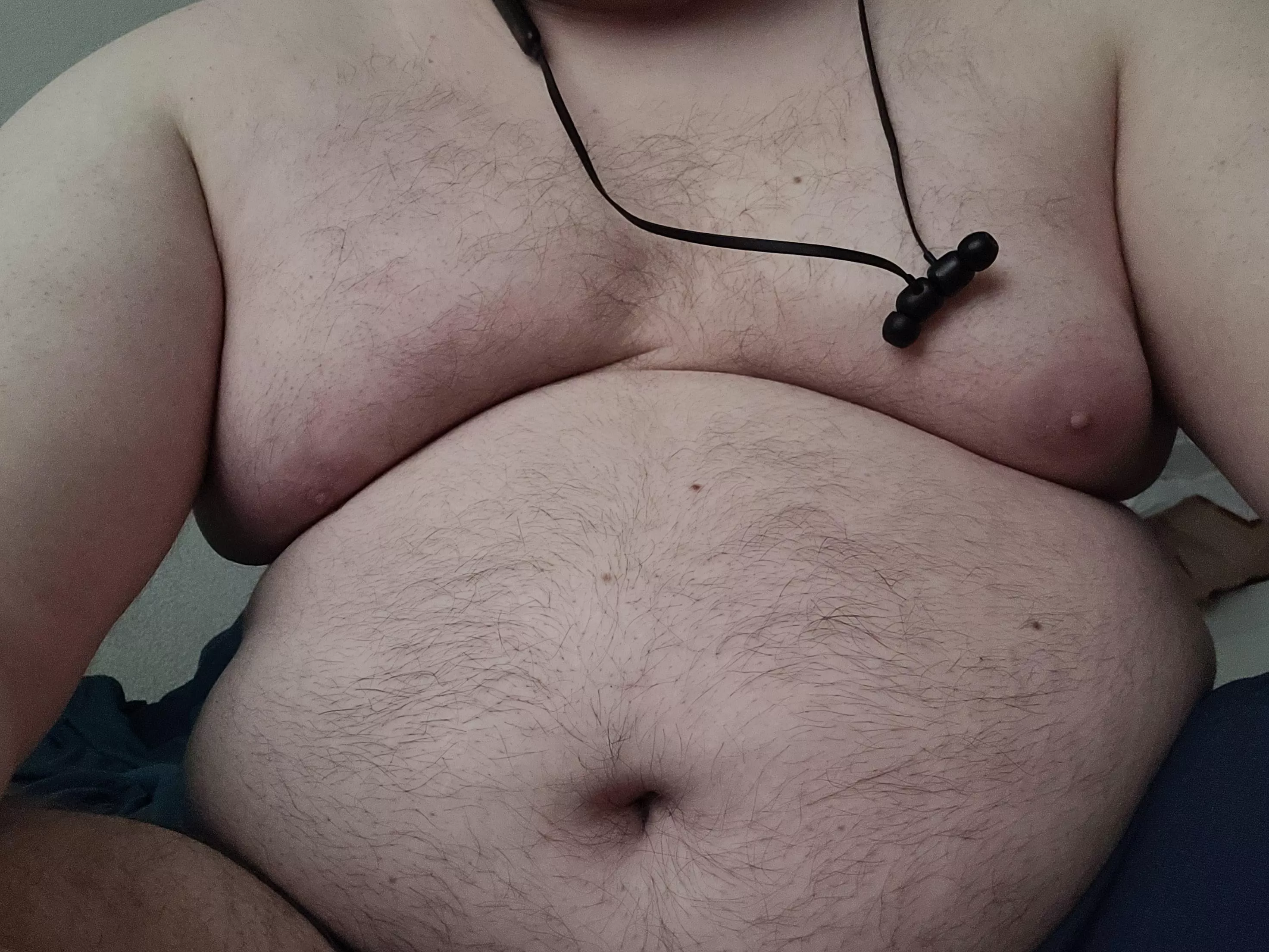 Hi, first time posting so super nervous and self conscious but would love to hear what you think ( DMs open 🙂)