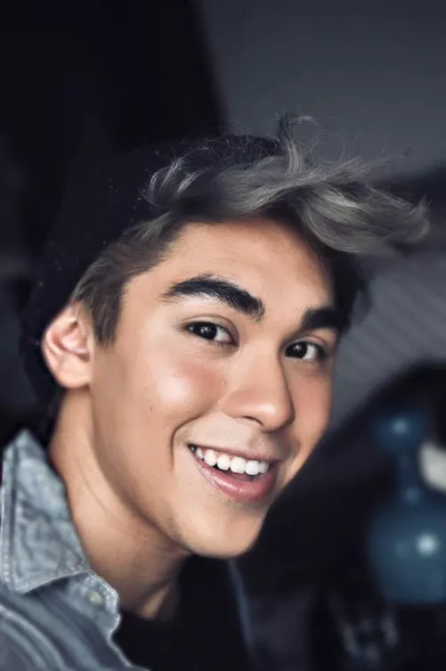 Hi. Just wondering wmat hair color I should due my hair next? It's ashy gray now...should I keep it?