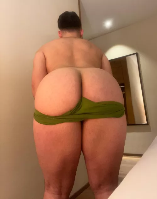 Hotel rooms always make me feel horny af