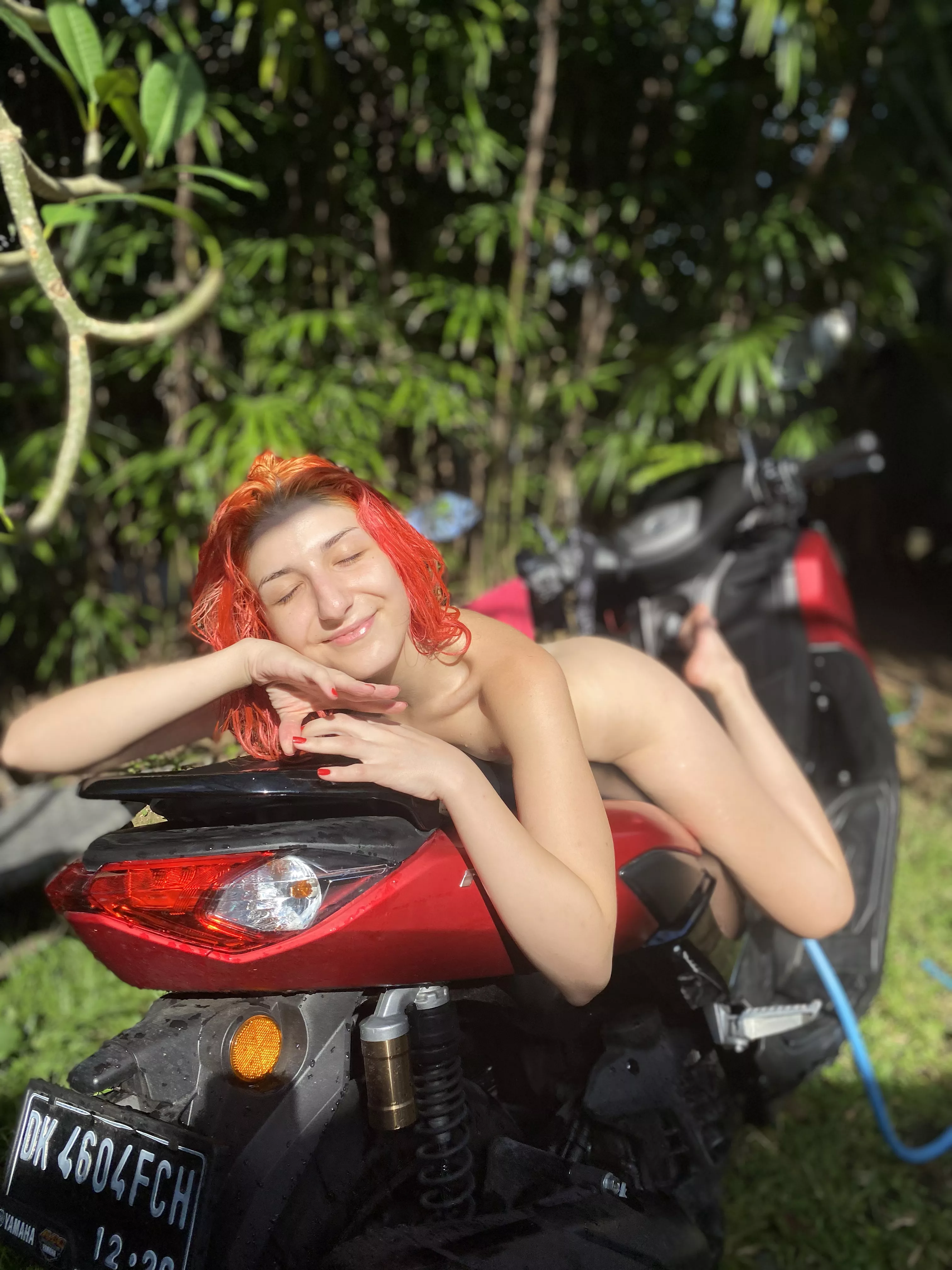 I love motorcycles and hard dicks ...🤤[f]