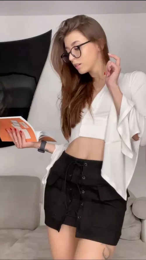 I want someone to suck my small tities