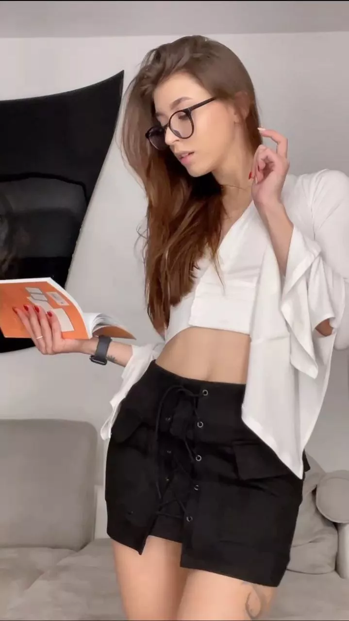 I want someone to suck my small tities