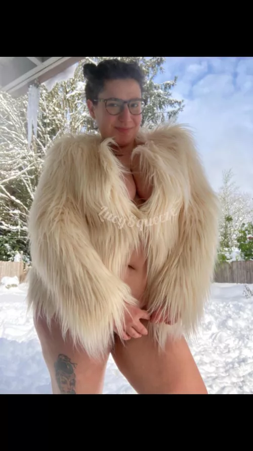 I’m waiting to be pet 🥵