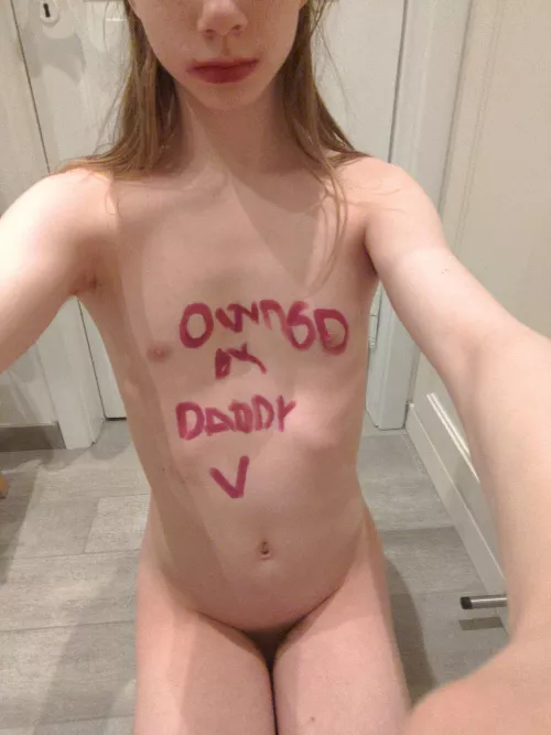 Introducing Cortny, doesn't she look good on knees