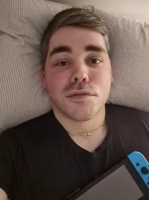 It is dark and snowy outside, so I cuddle up right here 🌨🎮