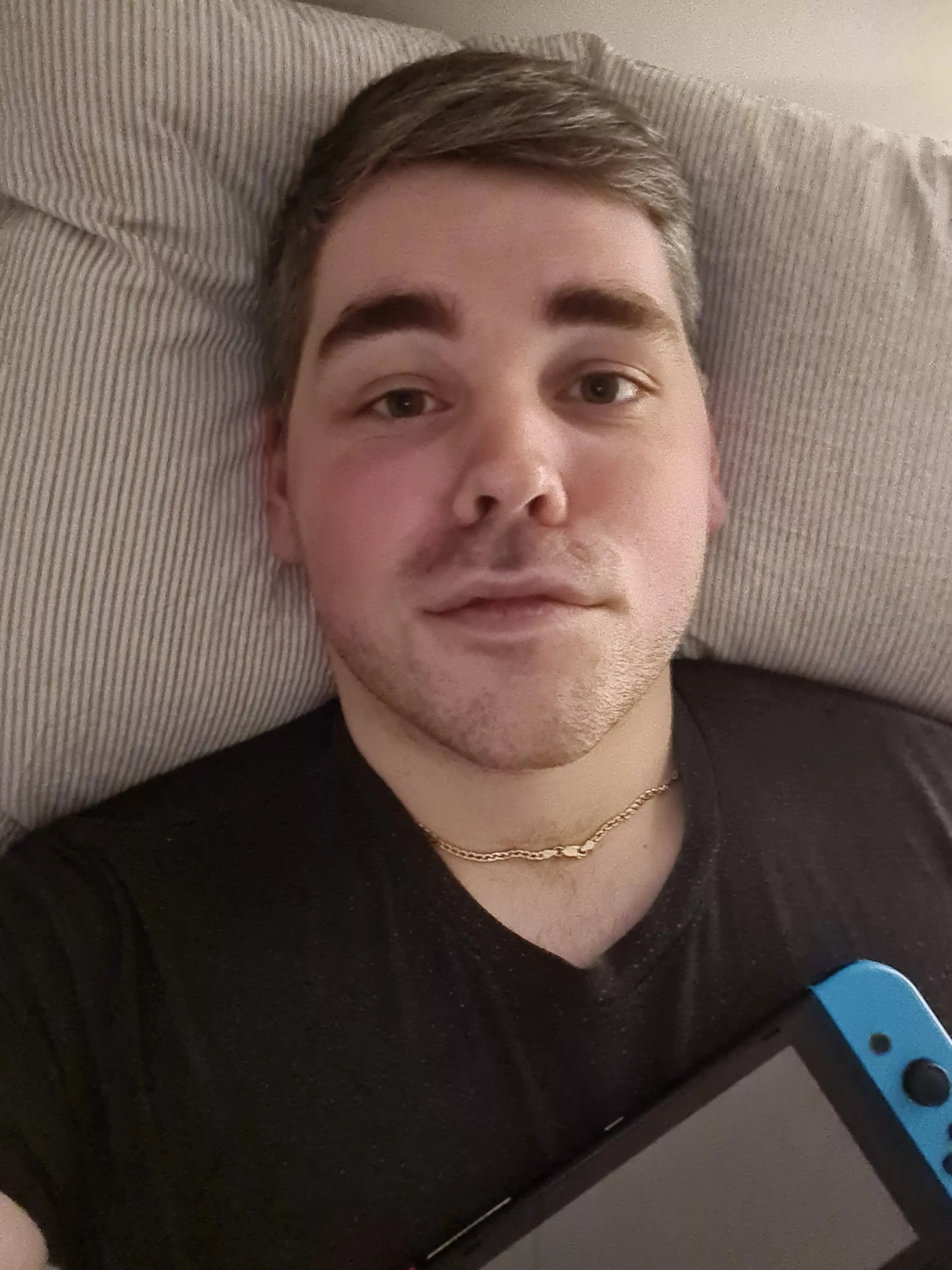 It is dark and snowy outside, so I cuddle up right here 🌨🎮