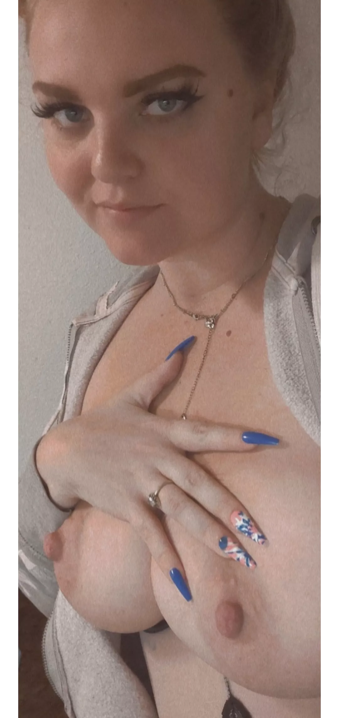 It's a little cold, let mama warm you up.