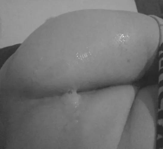 Just get huge load on my ass💦