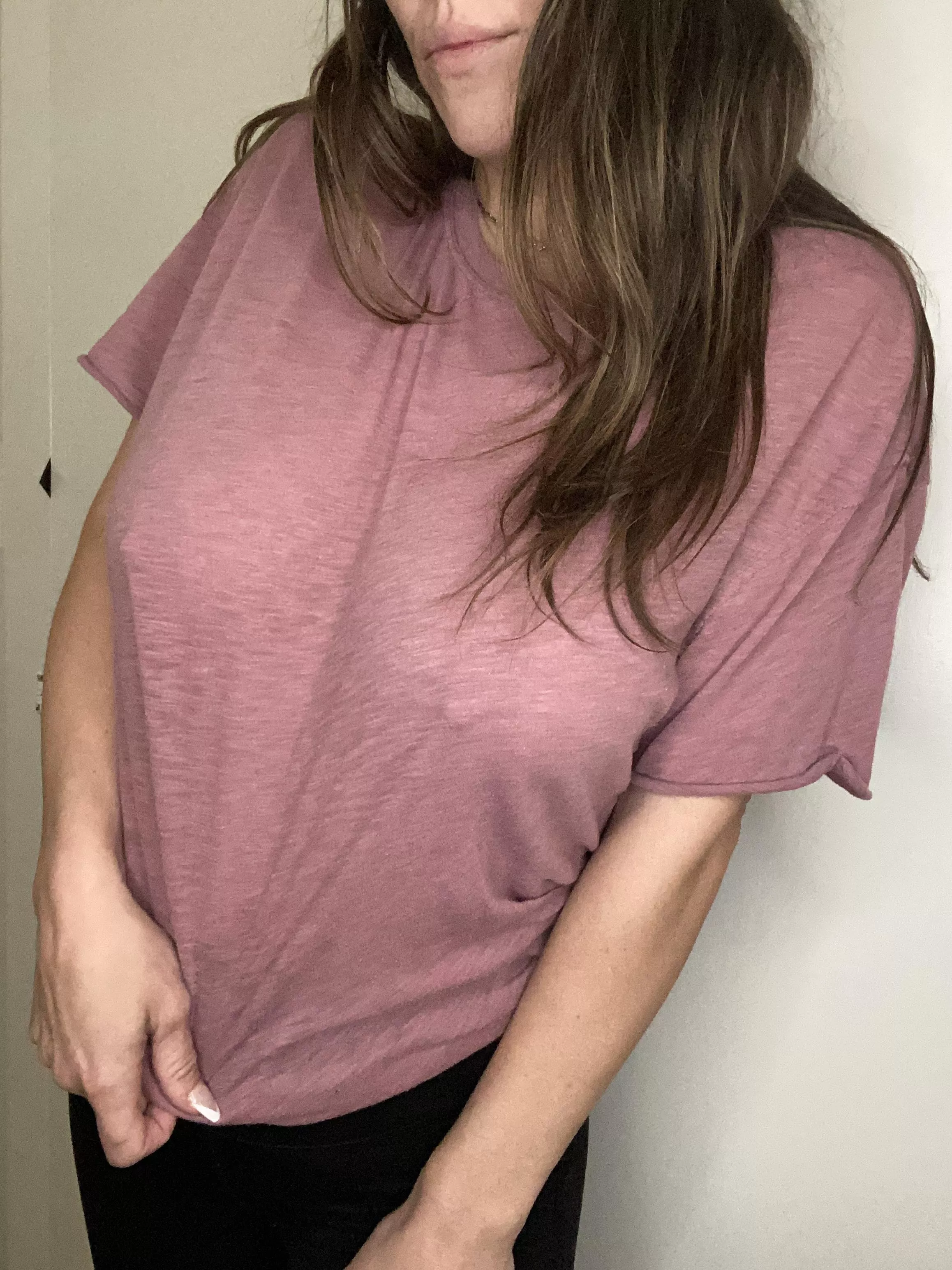 Messy bed head, no bra, happy Sunday.