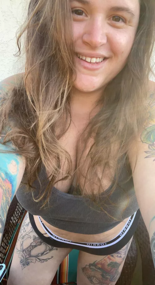 tatted bbw stoner with big natural titties