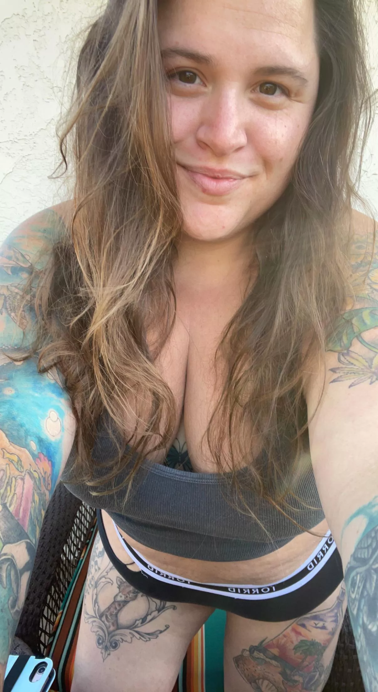 tatted bbw stoner with big natural titties