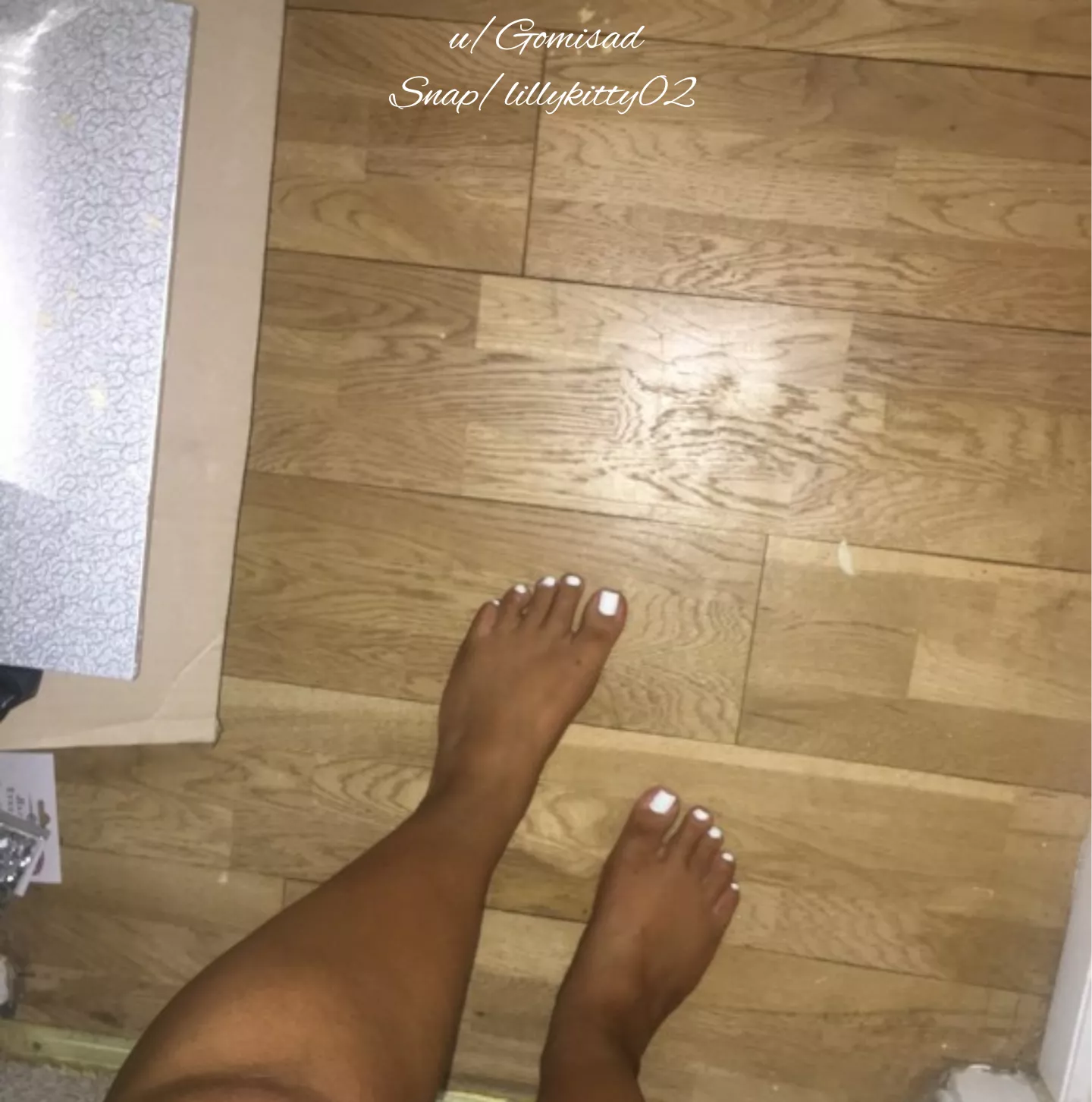 white toes>
