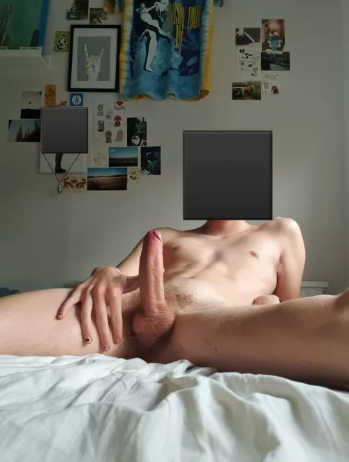 Would you fuck my 18 year old cock?💞