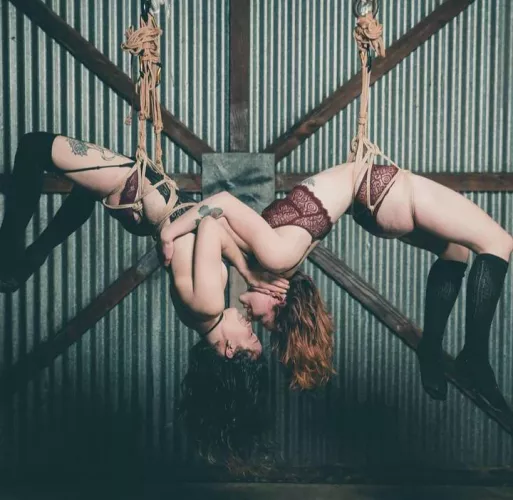 you ever made out upside down ^•^cum play with violet 🌸 link below