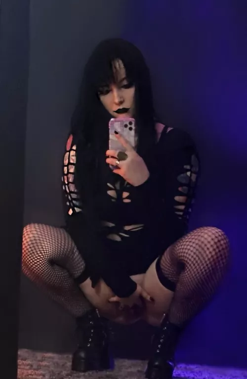 Your Night Princess wants you to lick her pussy