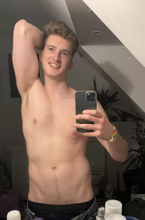 21 year old me showing off my armpit, right after the workout and about to hop in the shower