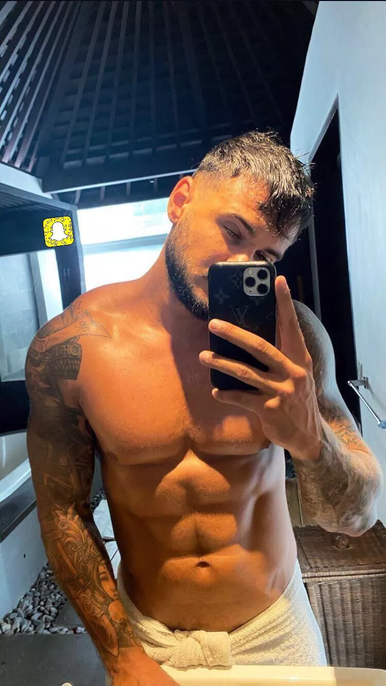 27 | Fancy shower selfies?