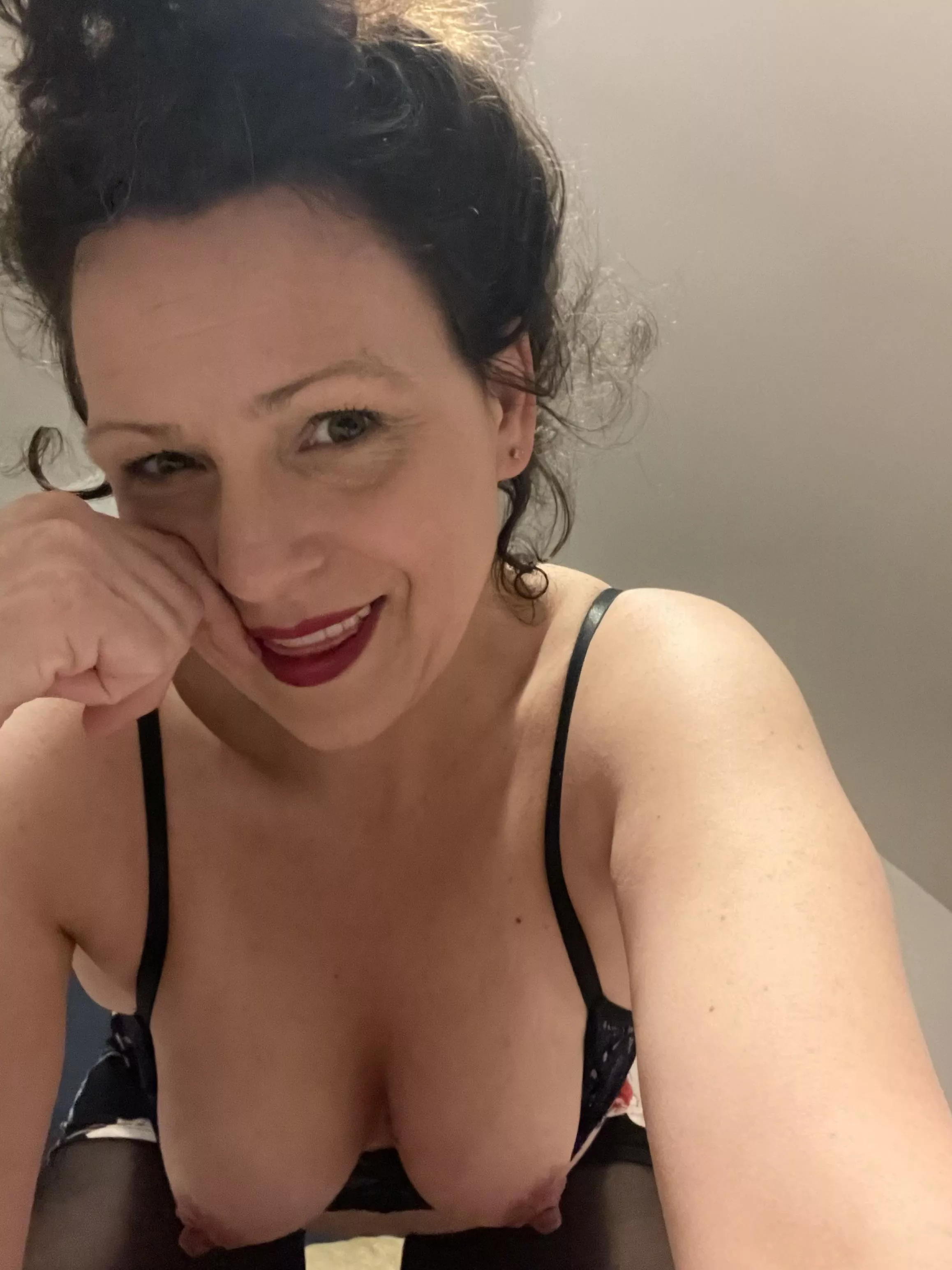 A little smirk before you watch me werk