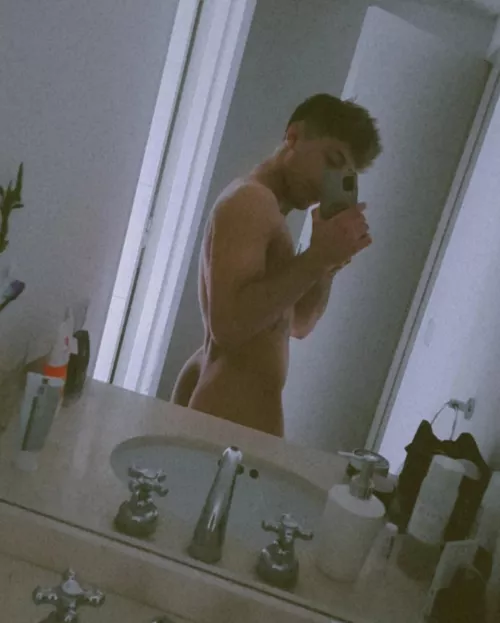 A shy little ass 🍑