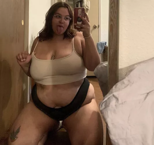 Any feeder wanna stuff someone today?