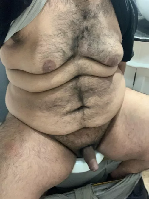 Anybody wanna get some dick tonight 😈🥵