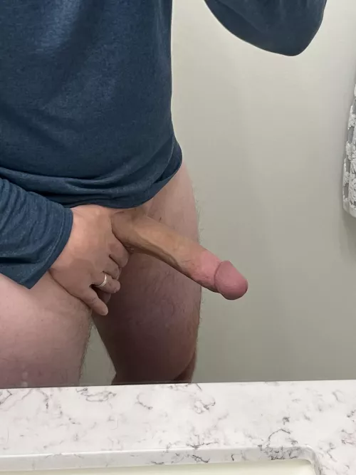 Anyone like a good str8 cock?