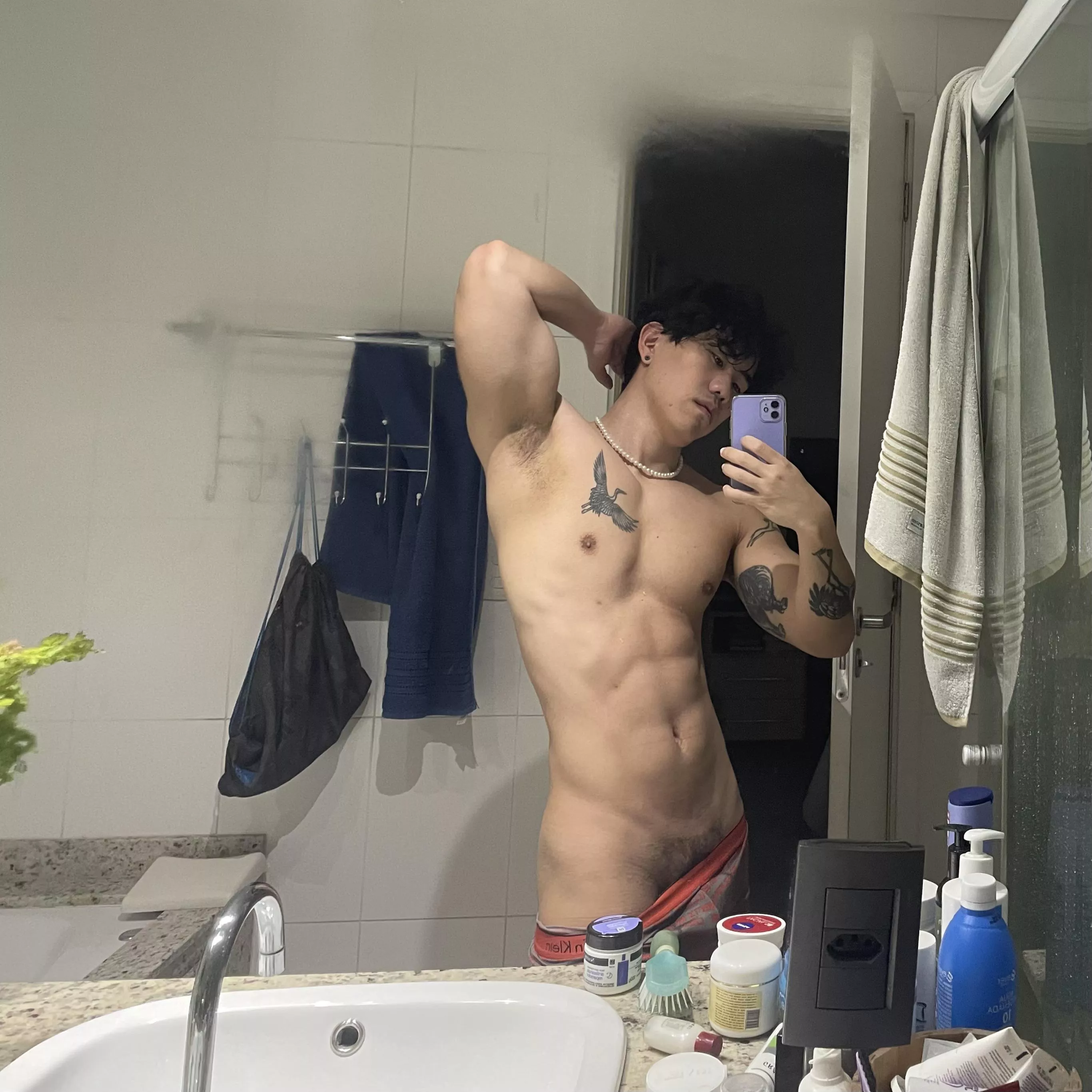 been sick for 2 weeks. couldn't eat or sleep. lost 5 kgs. still look fine somehow imo