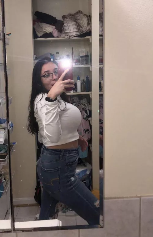 Busty in white, side view