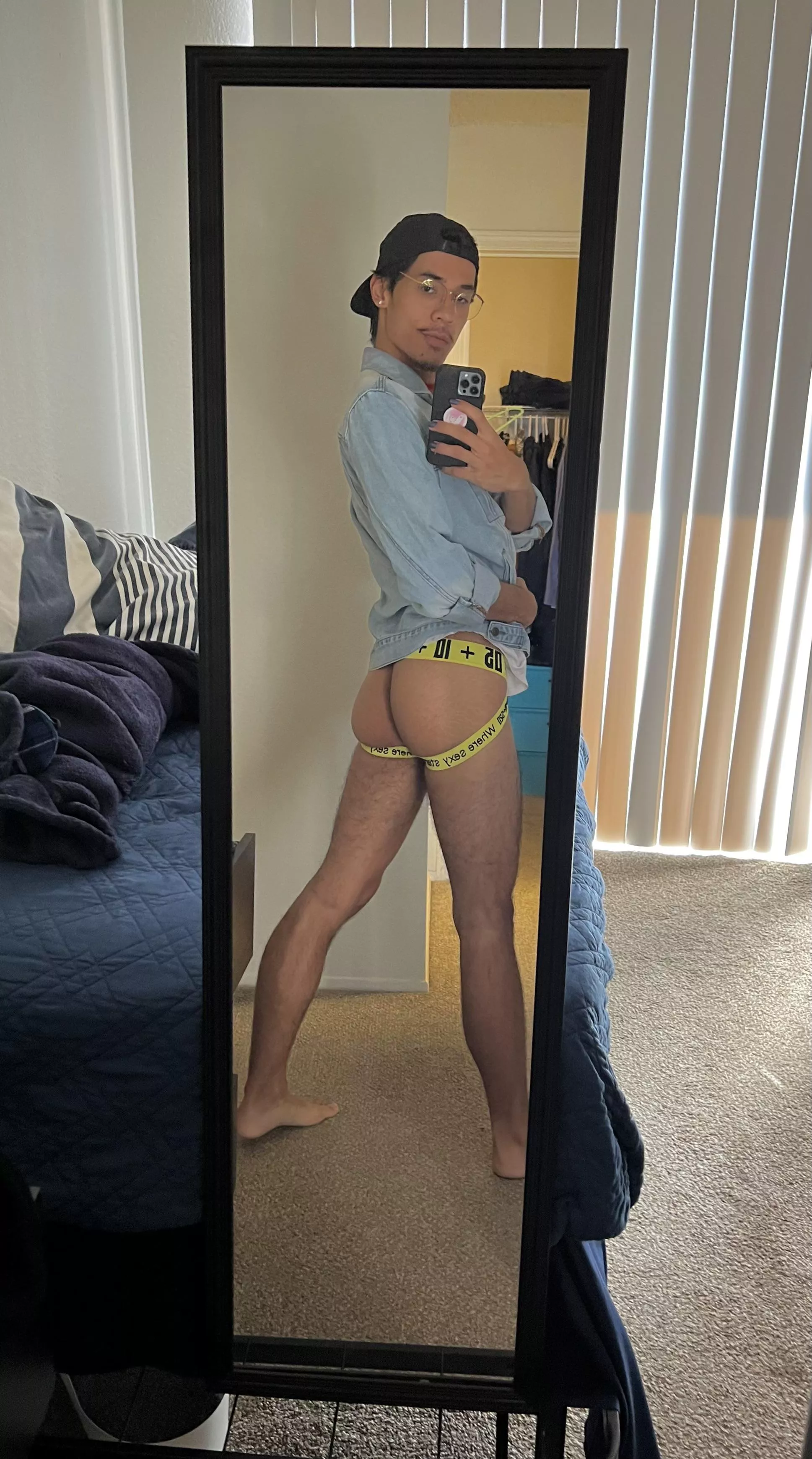 cute guy with an even cuter butt 🍑✌️