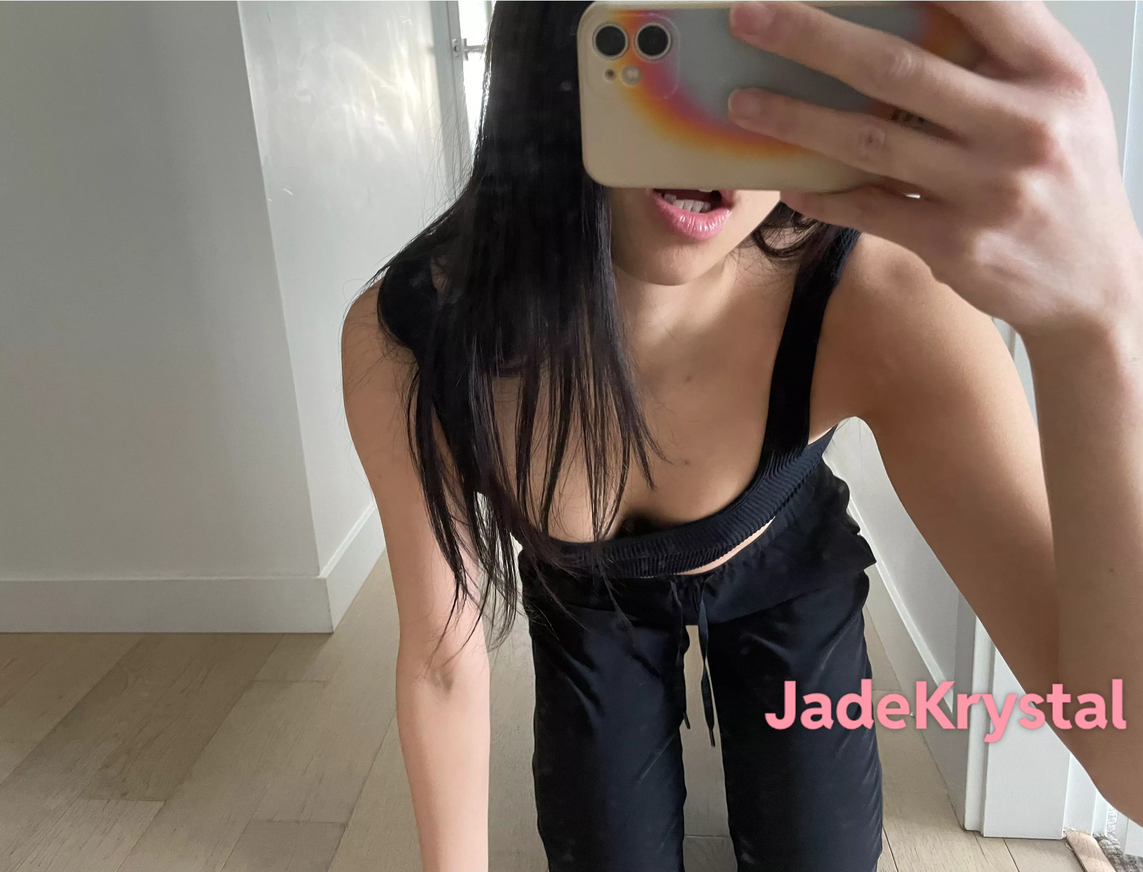 Do you like me on the floor? 😜😜