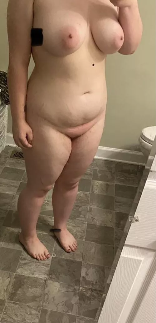F 20 195 p 5’3” learning to love my body even with scars and a belly :)