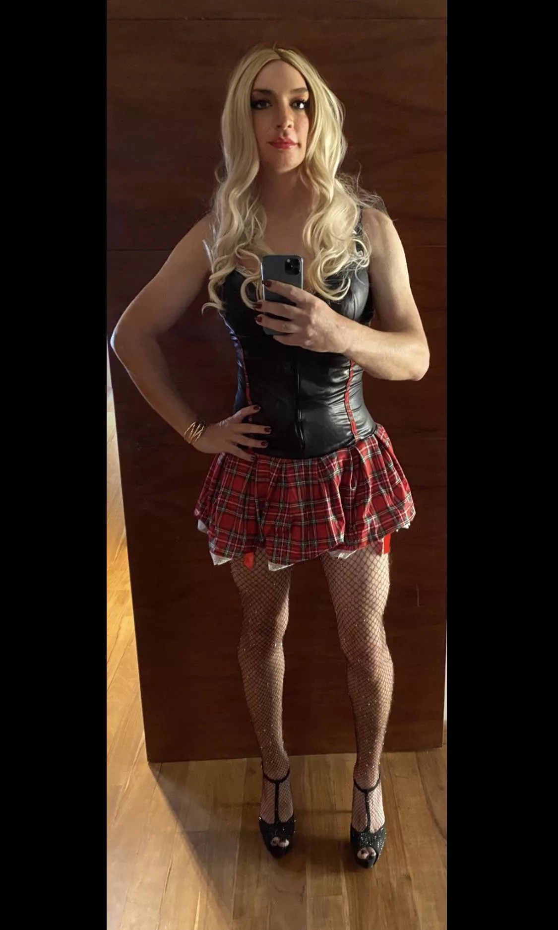 Found this costume and felt sexy wearing it 🥰🥰 Do you agree?