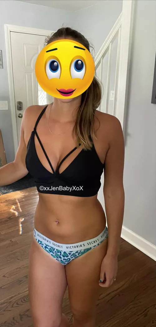 Getting ready for the gym, love everyone looking at me