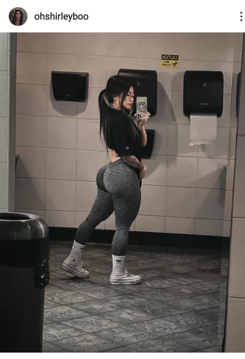 Great leggings right here.