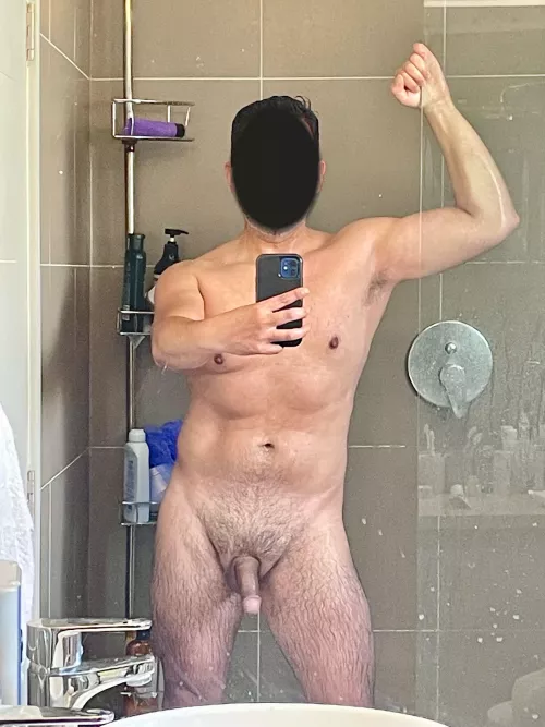 How do I look? m(48)