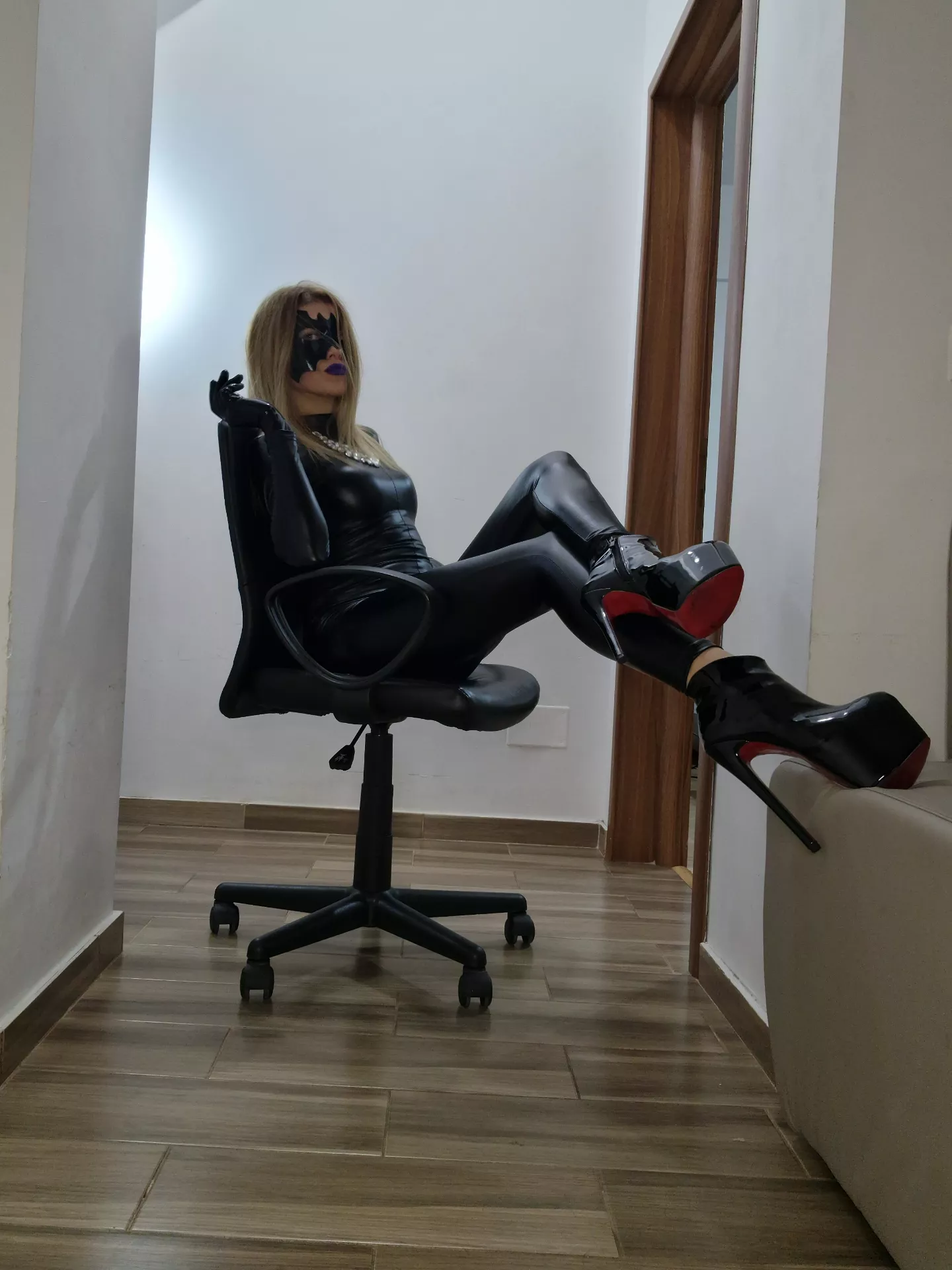 I just wanna say...hi!!