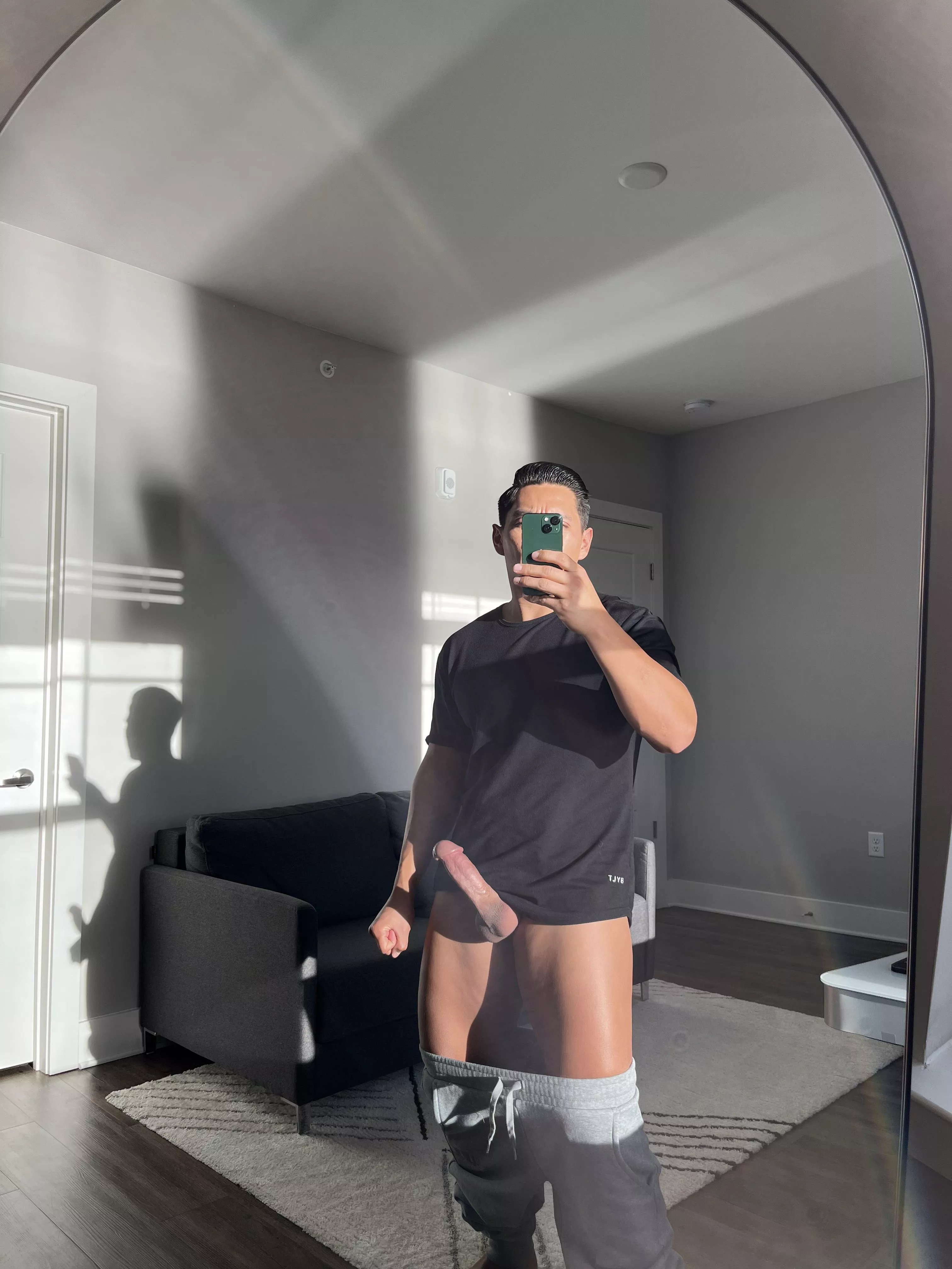 I need a hole to fuck. Any takers?