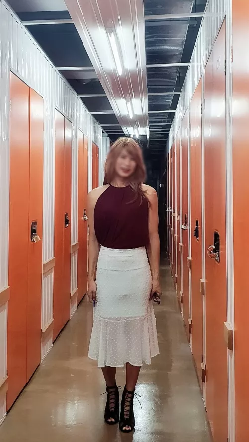 I only want to date men who insist I reveal.