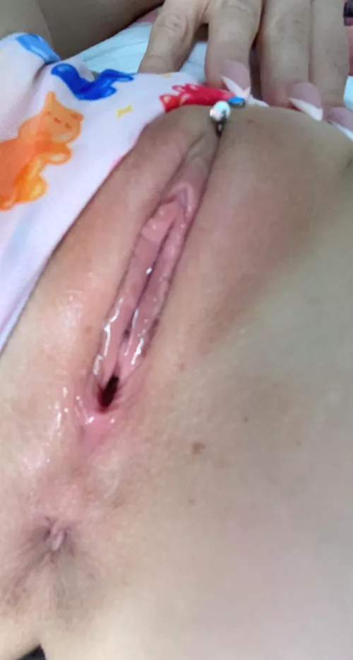 I want your tongue to glide over my pussy