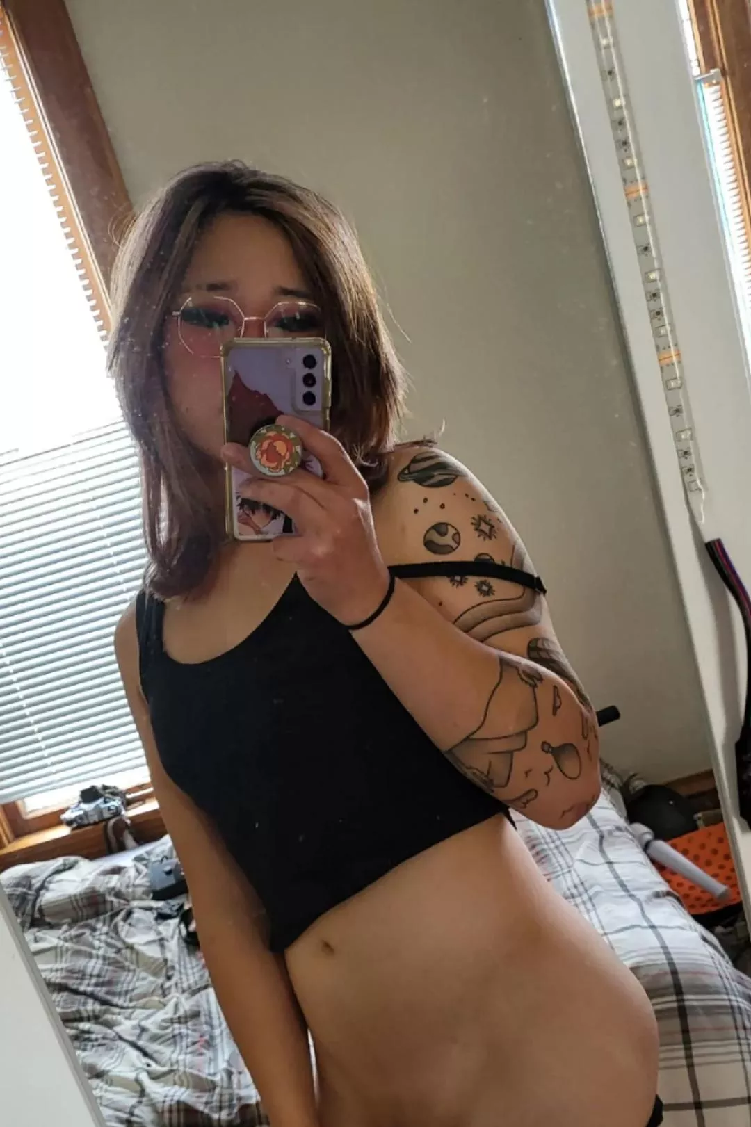 I'll crop my cock 🤫😛