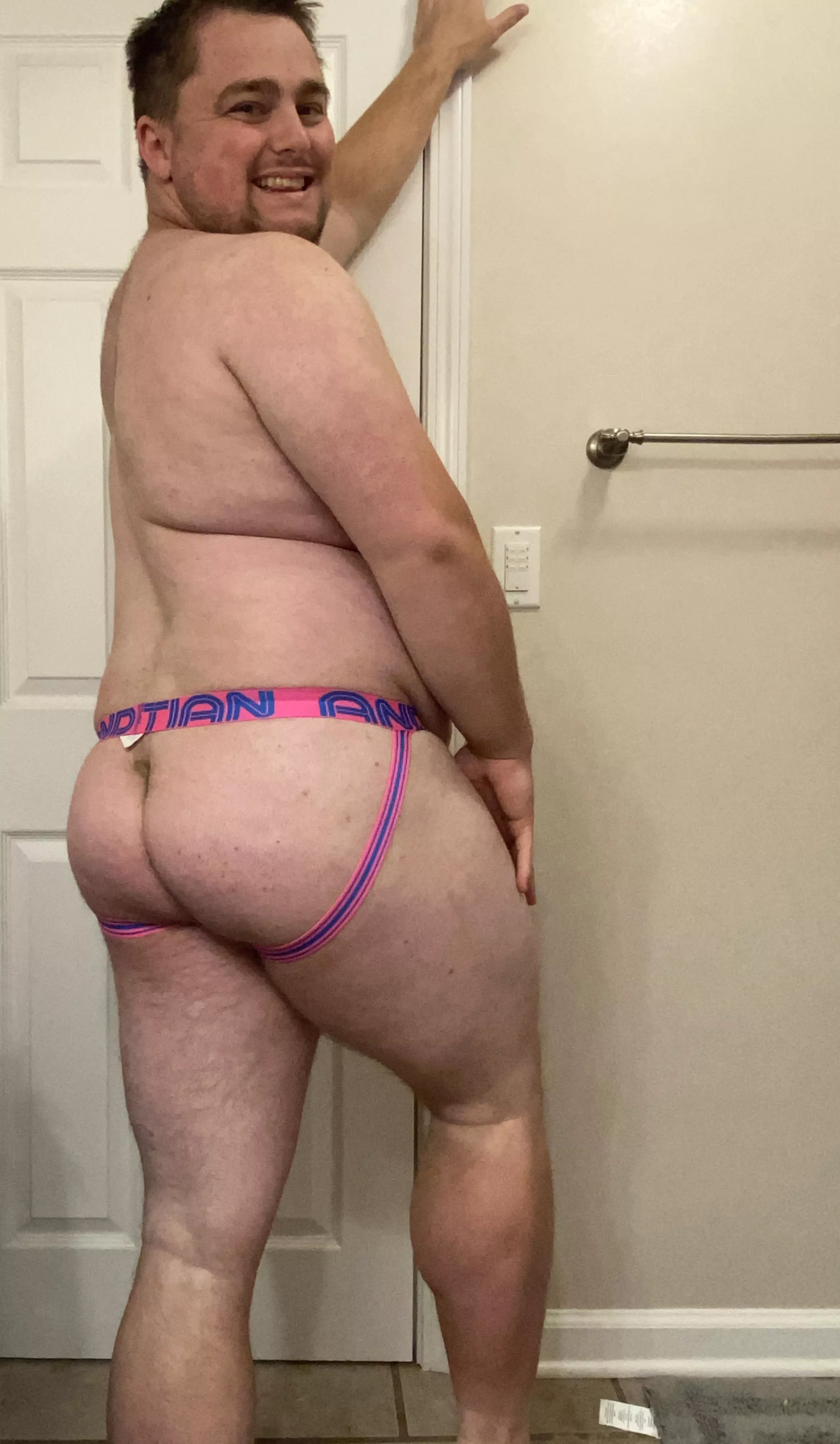 I’m pretty much all thighs and booty don’t you think? 😏🍑