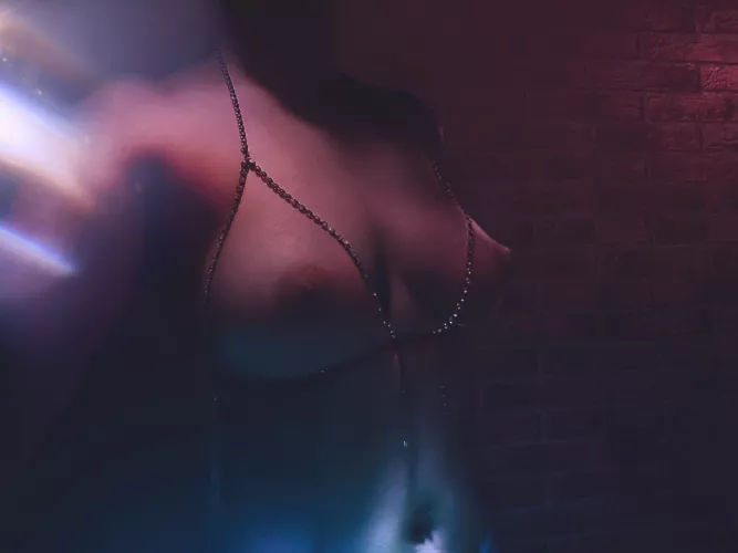 In Chains [Relight Practice]