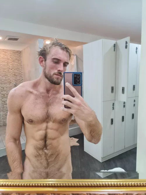 just a guy doing a mirror selfie and throwing good vibes around