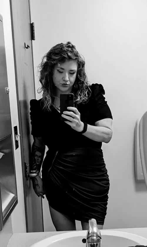 let's blow off work and go get drinks. 🥃